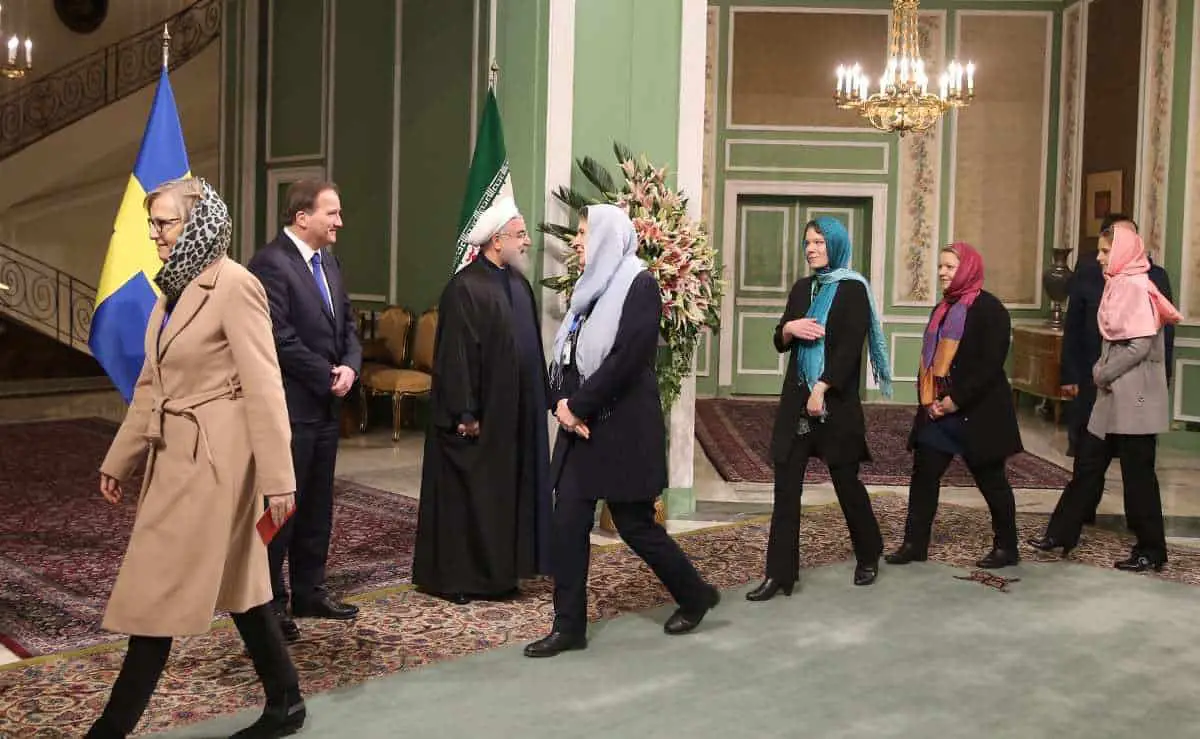 formal dress code in Iran